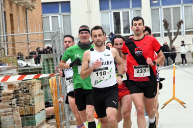 Participantes en las pruebas de 5 y 10 kilómetros de la XXXIV 'Villa de Falces' /
