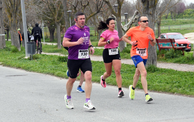 Participantes en las pruebas de 5 y 10 kilómetros de la XXXIV 'Villa de Falces' /
