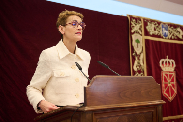 Fotos del homenaje a 714 trabajadores del Gobierno de Navarra que se jubilaron o fallecieron en 2024