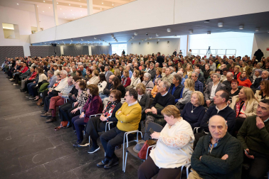 Fotos del homenaje a 714 trabajadores del Gobierno de Navarra que se jubilaron o fallecieron en 2024