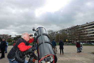 Fotos del eclipse solar desde el Planetario de Pamplona