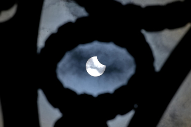 Foto del eclipse solar del 29 de marzo de 2025./