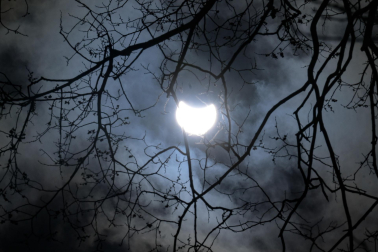 Foto del eclipse solar del 29 de marzo de 2025./