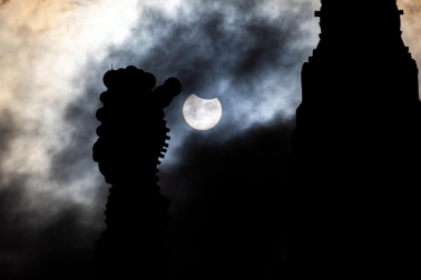 Foto del eclipse solar del 29 de marzo de 2025./