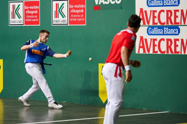 Fotos de la final del Campeonato de Parejas: Ezkurdia-Rezusta 22-20 Artola-Mariezkurrena./