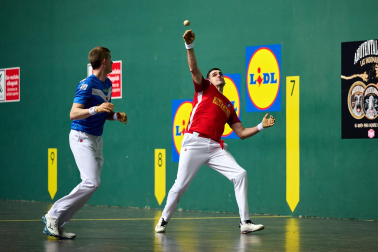Fotos de la final del Campeonato de Parejas: Ezkurdia-Rezusta 22-20 Artola-Mariezkurrena./