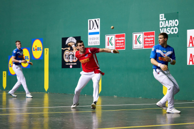 Fotos de la final del Campeonato de Parejas: Ezkurdia-Rezusta 22-20 Artola-Mariezkurrena./