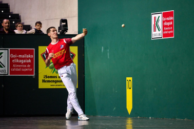 Fotos de la final del Campeonato de Parejas: Ezkurdia-Rezusta 22-20 Artola-Mariezkurrena./