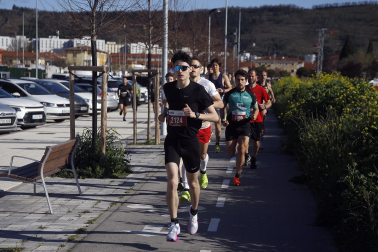 Participantes en las distintas carreras del XLVI Cross Solidario Memorial J.J. Esparza celebradas este domingo 6 de abril /