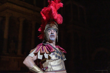 Carlos Sobera, caracterizado como Miles Gloriosus