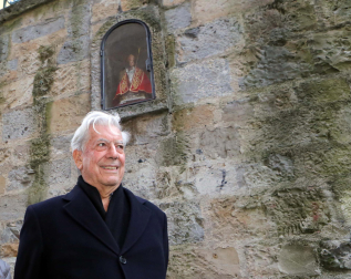 Fotos de los seis viajes de Vargas Llosa a Navarra.