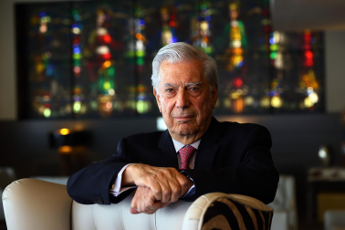 Fotos de los seis viajes de Vargas Llosa a Navarra.