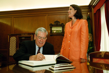 Fotos de los seis viajes de Vargas Llosa a Navarra.