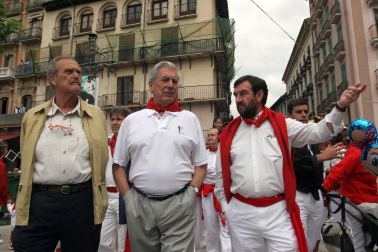 Fotos de los seis viajes de Vargas Llosa a Navarra.