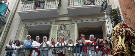 Fotos de los seis viajes de Vargas Llosa a Navarra.