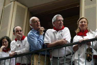 Fotos de los seis viajes de Vargas Llosa a Navarra.