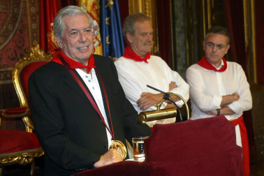 Fotos de los seis viajes de Vargas Llosa a Navarra.
