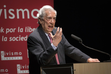 Fotos de los seis viajes de Vargas Llosa a Navarra.