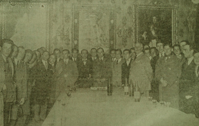 La expedición argentina fue recibida en la casa consistorial, donde disfrutó de un aperitivo. Eugenio Lizarraga era el alcalde en funciones