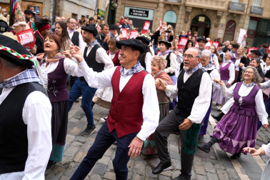 Fotos de  la recepción a los mayordomos de las fiestas de la Txantrea.