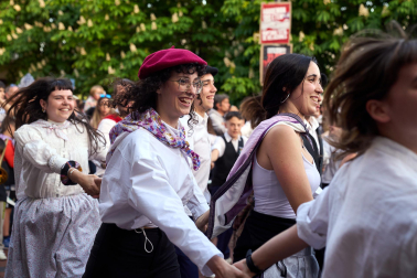 Fotos del cohete de fiestas de la Txantrea./