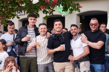 Fotos del cohete de fiestas de la Txantrea./