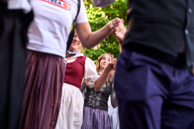 Fotos del cohete de fiestas de la Txantrea./