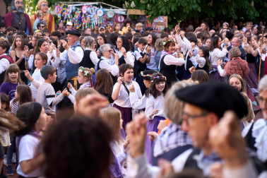 Fotos del cohete de fiestas de la Txantrea./