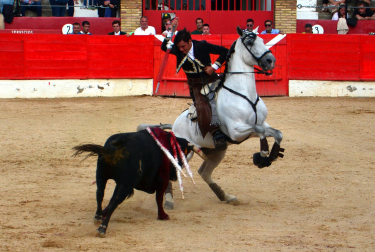Corrida de rejones en Corella este jueves 1 de mayo con toros de Rosa Rodrigues para Guillermo Hermoso de Mendoza y Sergio Pérez de Gregorio.