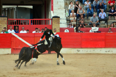 Corrida de rejones en Corella este jueves 1 de mayo con toros de Rosa Rodrigues para Guillermo Hermoso de Mendoza y Sergio Pérez de Gregorio.