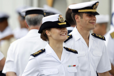 Encuentro de la reina Letizia y la princesa Leonor en la escala de Elcano en Panamá.