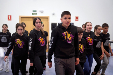 Fotos del musical 'Itzalpean' de los alumnos de Ikastola Jaso