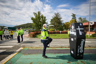 Performance en protesta por el cierre anunciado de la planta de BSH en Esquíroz