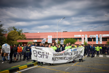 Performance en protesta por el cierre anunciado de la planta de BSH en Esquíroz