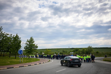 Performance en protesta por el cierre anunciado de la planta de BSH en Esquíroz