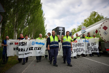 Performance en protesta por el cierre anunciado de la planta de BSH en Esquíroz