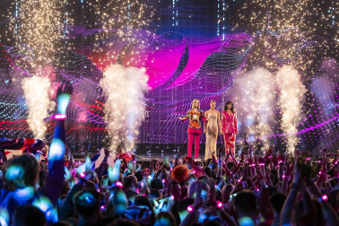 Público, eurofans y artistas participantes en el Festival de Eurovisión 2025 celebrado este sábado 17 de mayo en Basilea /