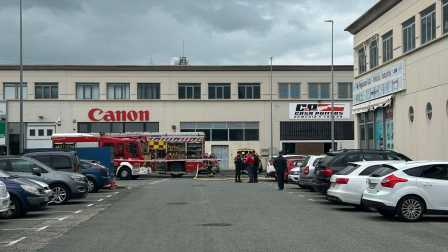 Imágenes del incendio declarado en la armería Casa Puntos.