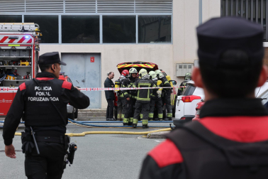 Imágenes del incendio declarado en la armería Casa Puntos.