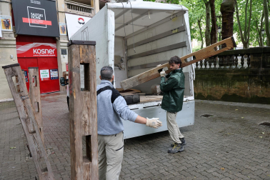 Fotos de la colocación del vallado del encierro de San Fermín 2025