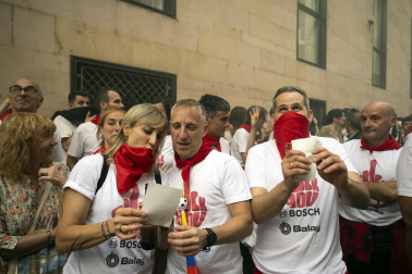 Los trabajadores de BSH se vistieron de pamplonicas durante la original protesta por el cierre de la fábrica /