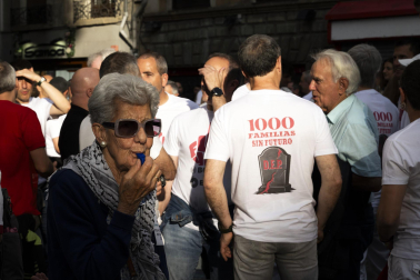 Los trabajadores de BSH se vistieron de pamplonicas durante la original protesta por el cierre de la fábrica /