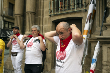 Los trabajadores de BSH se vistieron de pamplonicas durante la original protesta por el cierre de la fábrica /