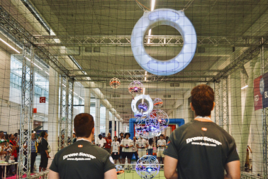 Competición de drone soccer