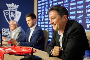 Presentación de Alessio Lisci como nuevo entrenador de Osasuna.