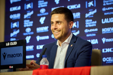 Presentación de Alessio Lisci como nuevo entrenador de Osasuna.