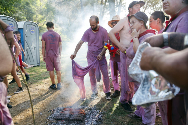 Participantes en la Batalla el Vino de Haro celebrada este domino, 29 de junio /