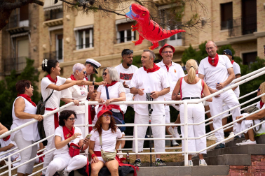 Festival Folclórico en la plaza de los Fueros.