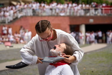Festival Folclórico en la plaza de los Fueros.