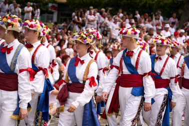 Festival Folclórico en la plaza de los Fueros.